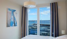 Apartmenthaus Hafenspitze Ap. 24, Pier 24, Blickrichtung offene See/Binnenhafen Nord