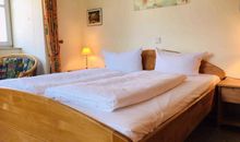 Villa Sonnengarten Whg. 5-Schlafzimmer mit Doppelbett