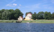 Ein Steinwurf zum Ostseestrand: Ferienwohnung Martha mit Terrasse