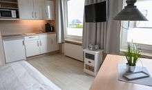 Ferienwohnung mit Meerblick, 2 Schlafzimmer -Süd- Balkon-eigener Parkplatz