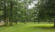 Schlafzimmer im offenen Spitzboden