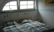 Schlafzimmer mit Doppelbett