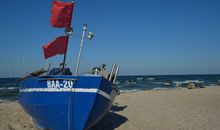 Fischerboot am Strand von Baabe