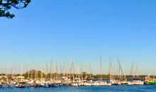 Blick auf den Hafen in der Ostseebucht im Ostseebad Rerik