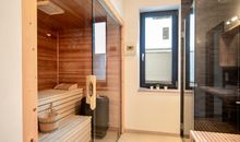 Badezimmer 1 mit großer Sauna