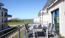 Balkon mit seitlichem Meerblick