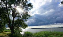 Lerchenhof Reestow- Spazierweg am Wasser entlang 4 km entfernt