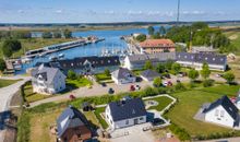 Haus von oben mit Blick zum Hafen