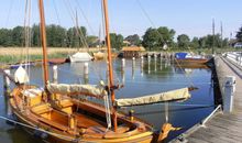 Wiecker Hafen mit Zeesboot