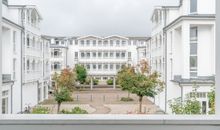 Balkon mit Blick in den Innenhof