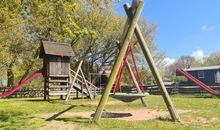 Kinderspielplatz im Dorf 50m entfernt