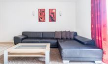 großzügige Couch