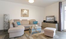 Schatzkiste- gemütliches Sofa im Wohnbereich