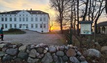 Gutshaus Blengow im Ort mit herrlichem Gutspark und Wanderweg zum Naturstrand