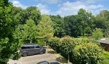 Blick Parkplatz und Kurpark