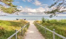 Strandaufgang 25 vor der Villa Strandidyll