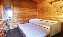 2. Schlafzimmer mit Doppelboxspringbett