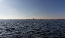 Silhouette Hansestadt Stralsund - Blick vom Hafen aus