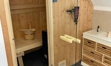 Pier 16 - Ihr Badezimmer mit Sauna, Badewanne und Dusche