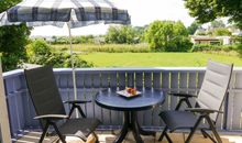 Balkon mit Blick aufs Wasser