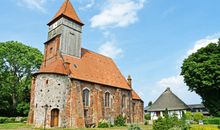 Ferienwohnungen im Landhaus am Deich mit großem Garten