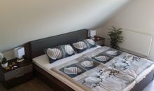 Schlafzimmer 3 OG mit Doppelbett