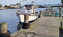 Fischerboot im Hafen von Stahlbrode