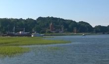 Bucht Ralswiek mit Naturbühne für Störtebeker Festspiele