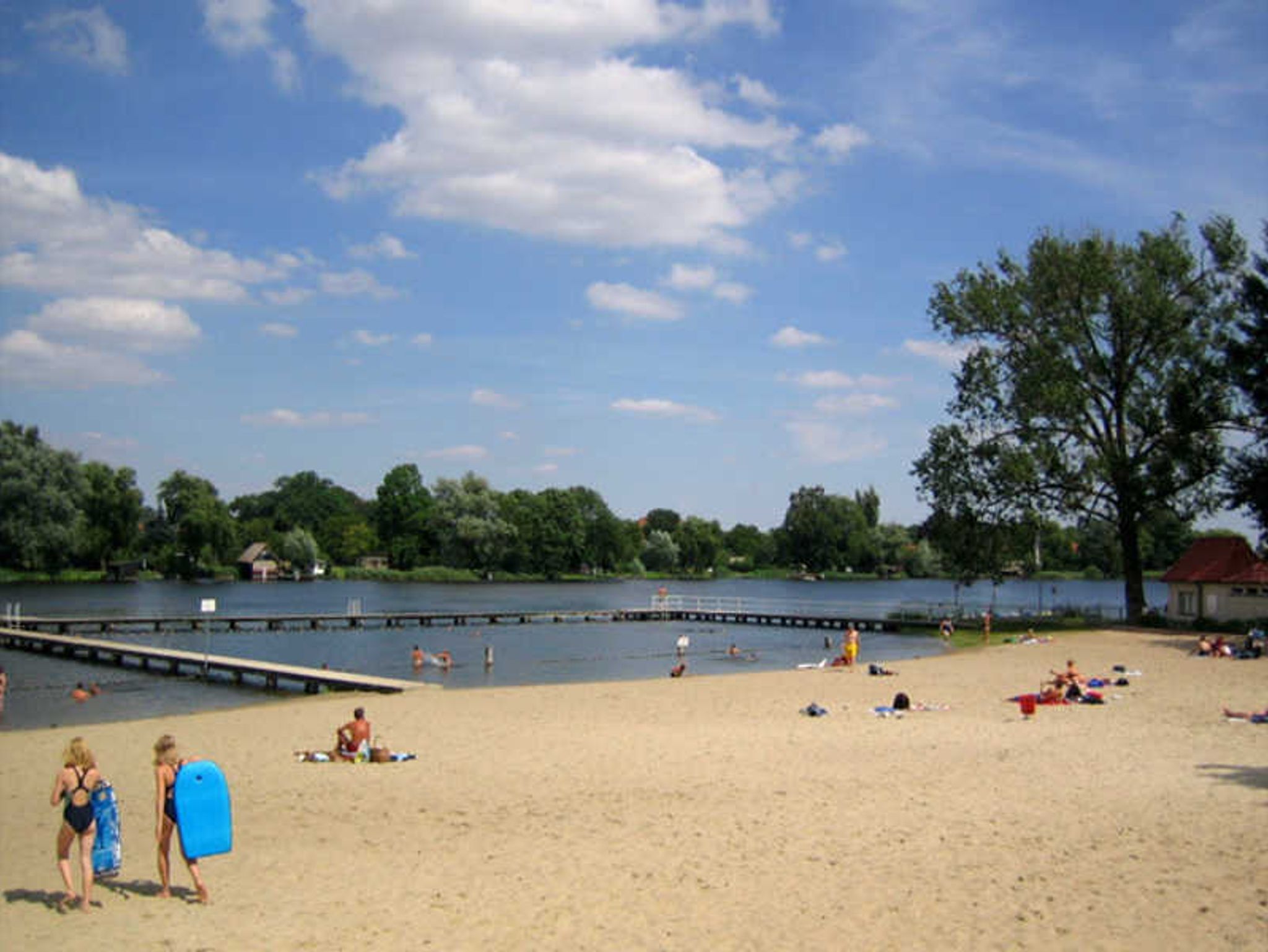 Eiszapfen an Dachrinne