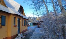 Garten mit kleinem Spielplatz