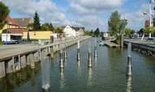 Am Hafen erwarten Sie ein Imbiss und Schifffahrten