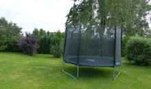 Trampolin im Garten