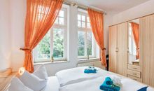 Schlafzimmer mit Doppelbett