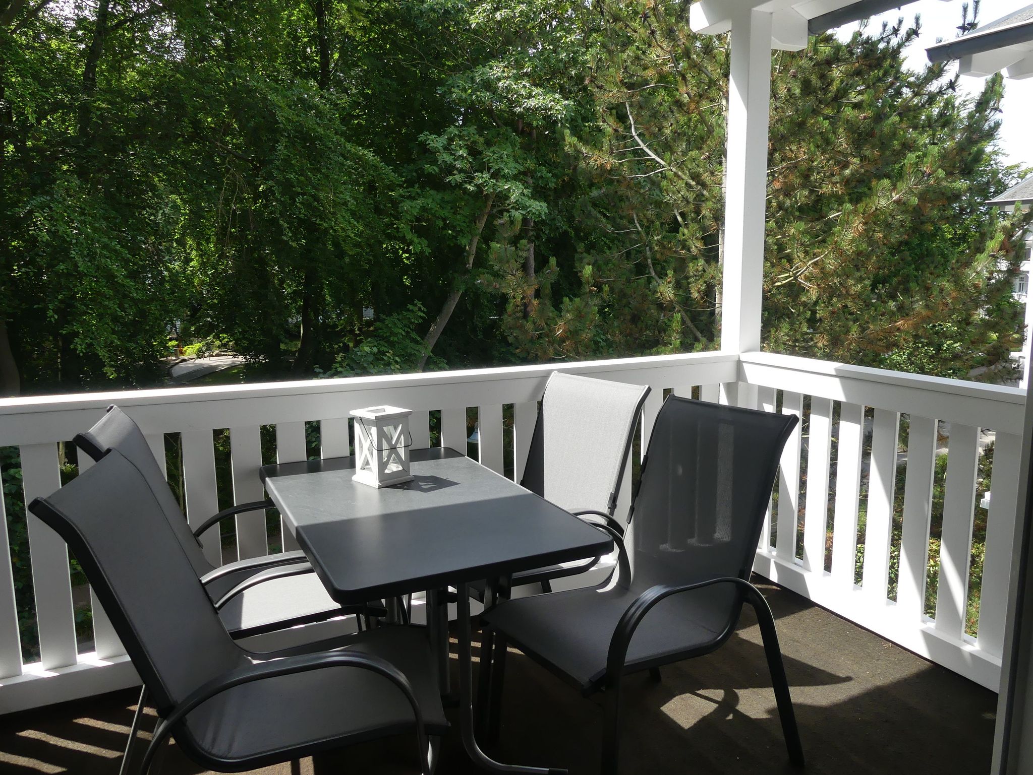 Ferienwohnung Sonnensuite - Blick zum Balkon