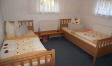 Schlafzimmer 2 mit Einzelbetten