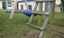 Spielplatz im Garten des Hauses