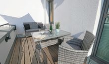 bestuhlte Dachterrasse