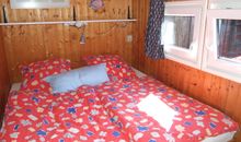 Schlafzimmer mit Doppelbett