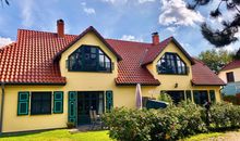 Blick auf das Strandhaus am Deich mit 2 Ferienwohnungen ideal auch für 2 Familien