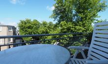 Balkon mit Blick auf den Kurpark