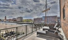 Ohlerich Speicher App. 02 - Blick auf die Terrasse und die Altstadt/ Alten Hafen