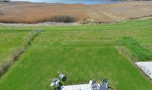 Ausblick auf die Terrasse und den Bodden