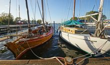 der Segelhafen lädt ein zu Segeltouren