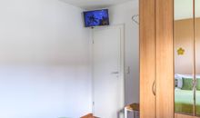 Schlafzimmer mit TV